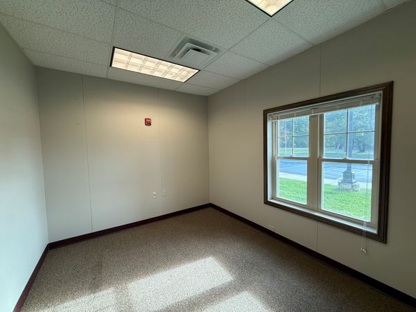 360 Old County Road, Rockland