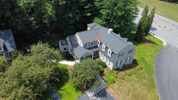 For lease at 1 Mound Ct