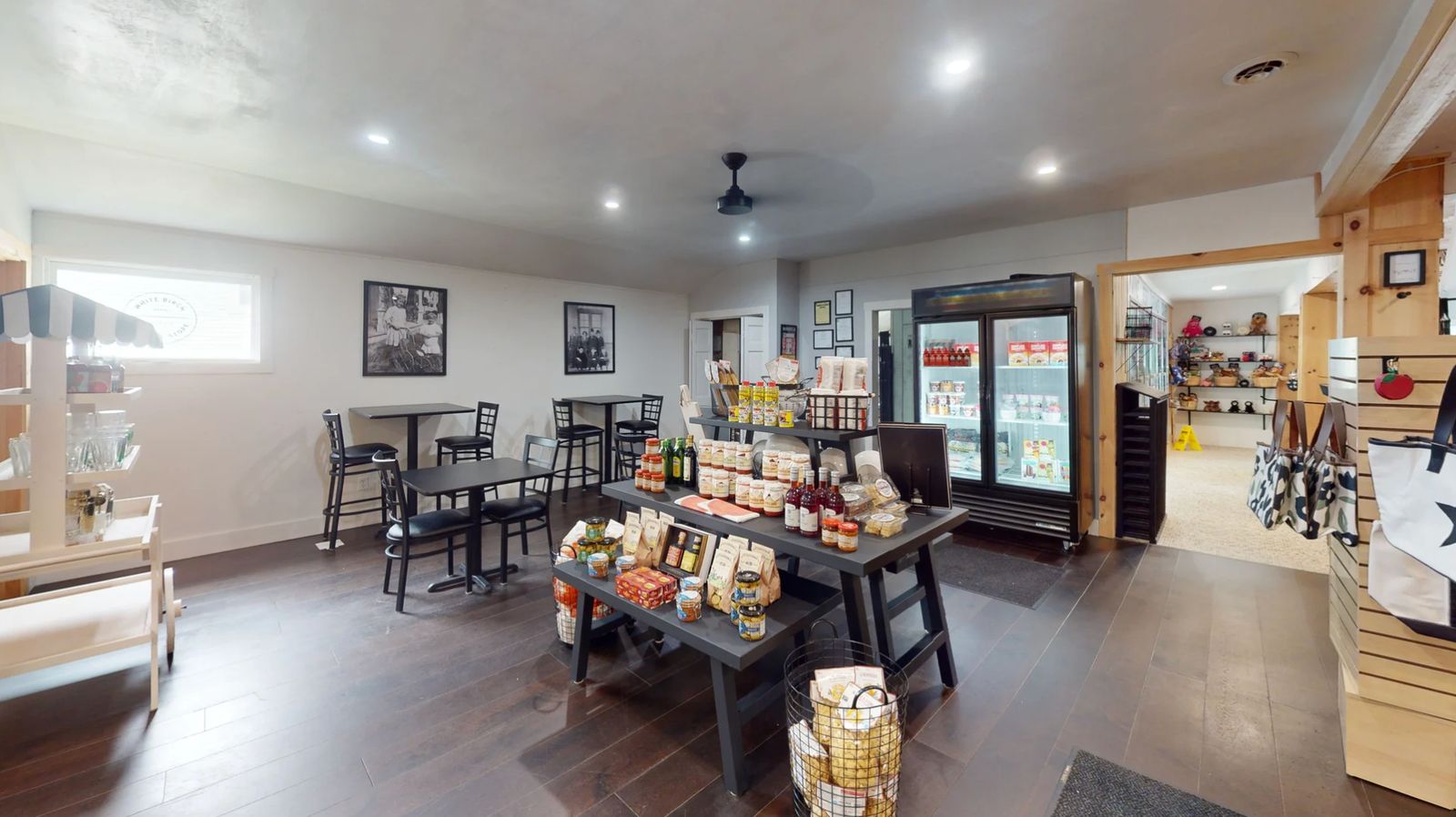 Photo 4 of TURN-KEY RETAIL AND FOOD-SERVICE OPPORTUNITY