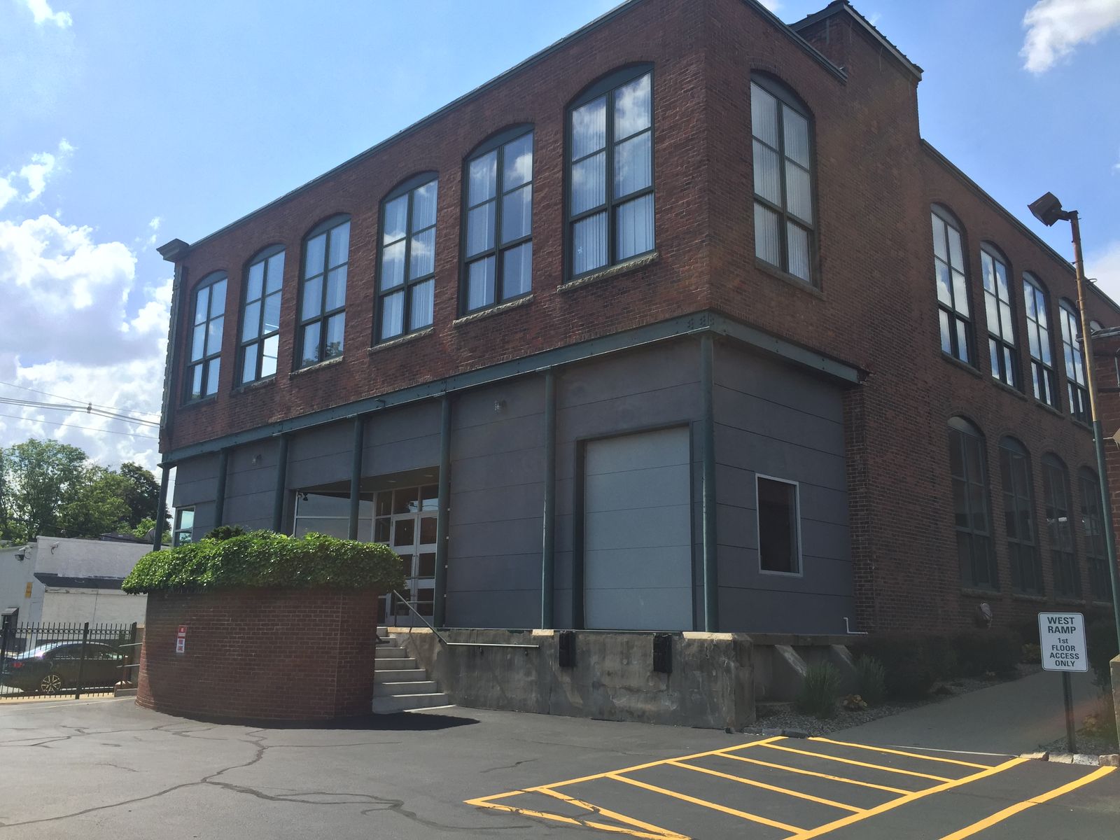 Photo 5 of 134 Thurbers Ave