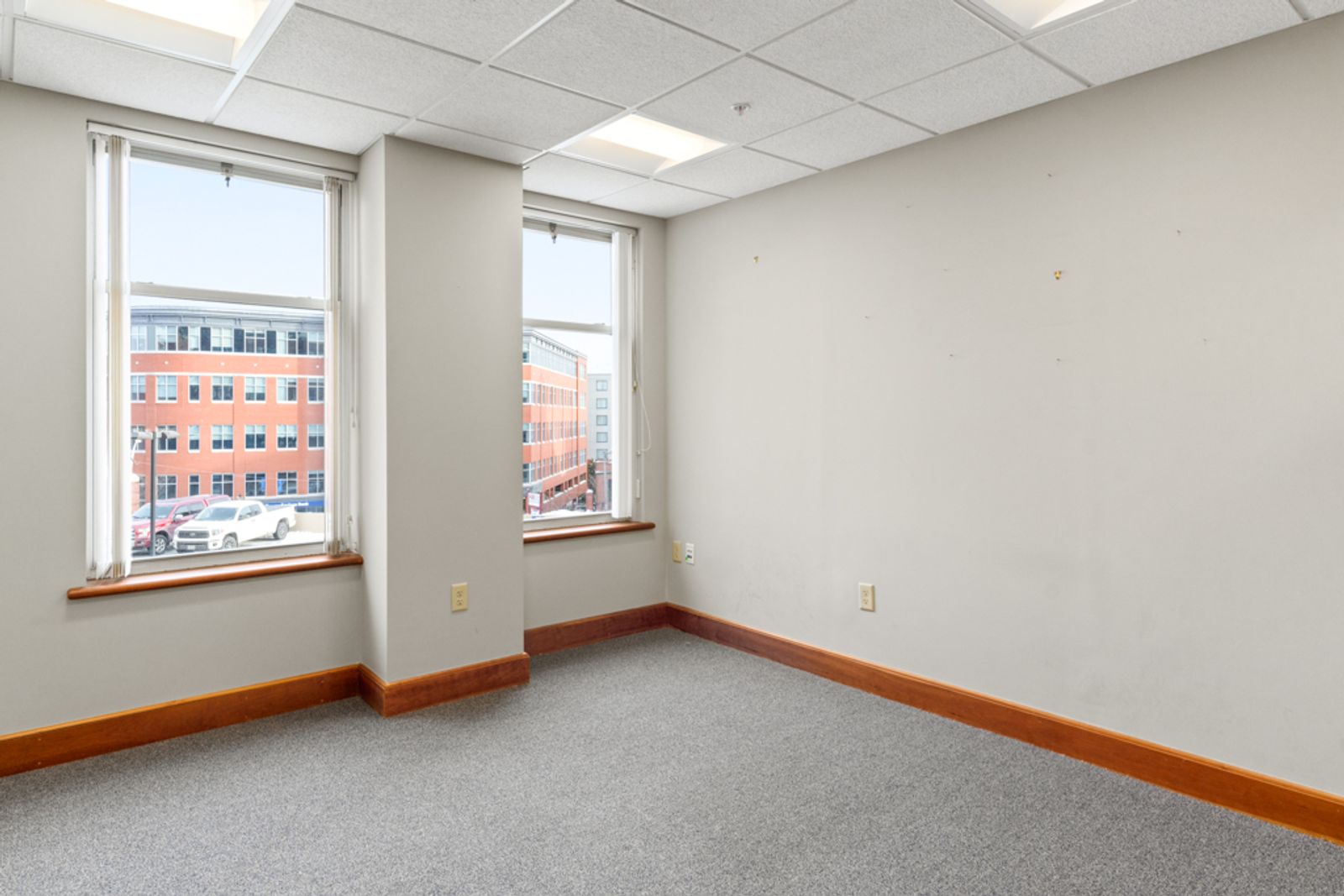 Photo 5 of 100 Middle Street