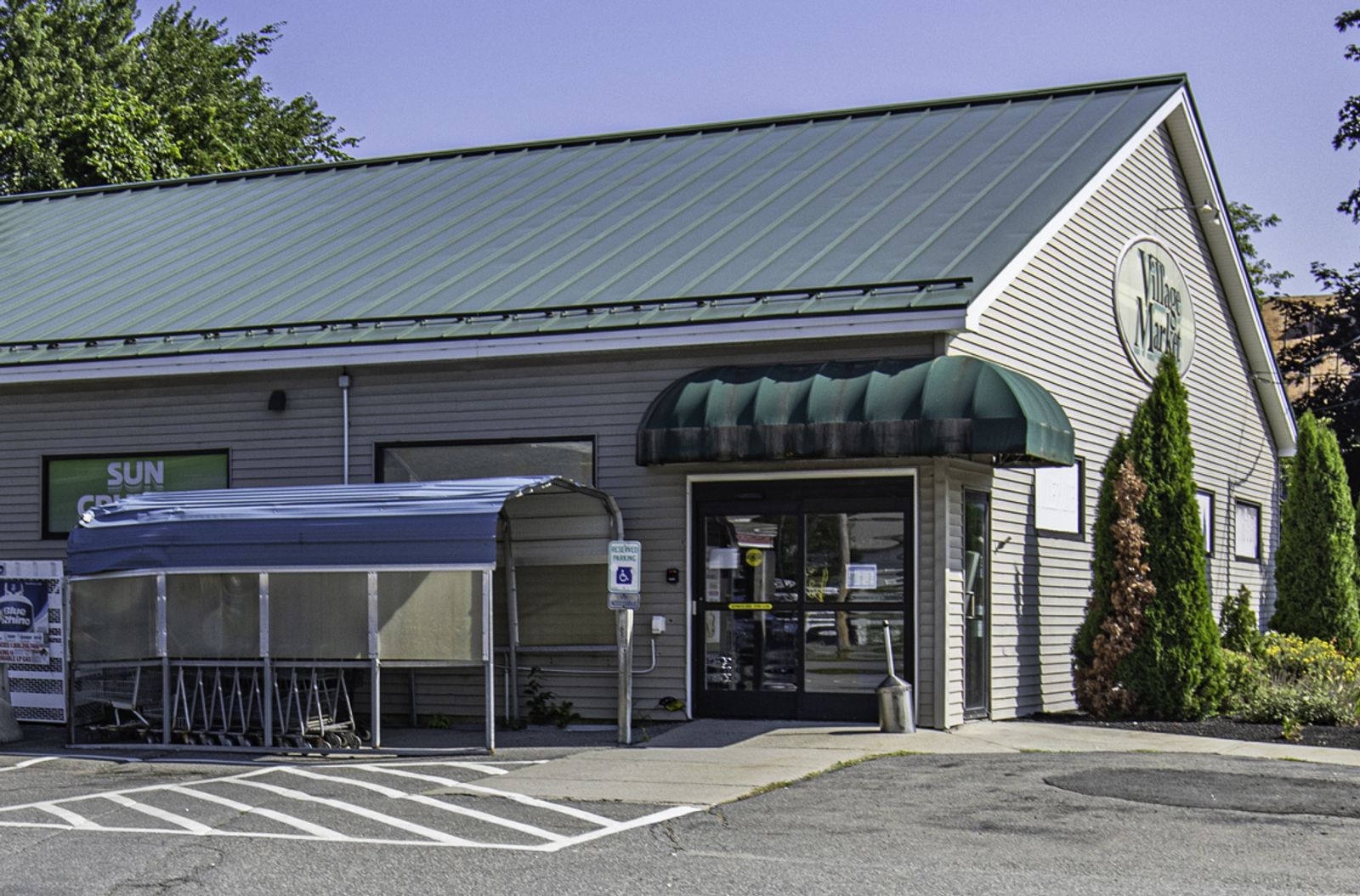 Photo 4 of Full Service Grocery Store
