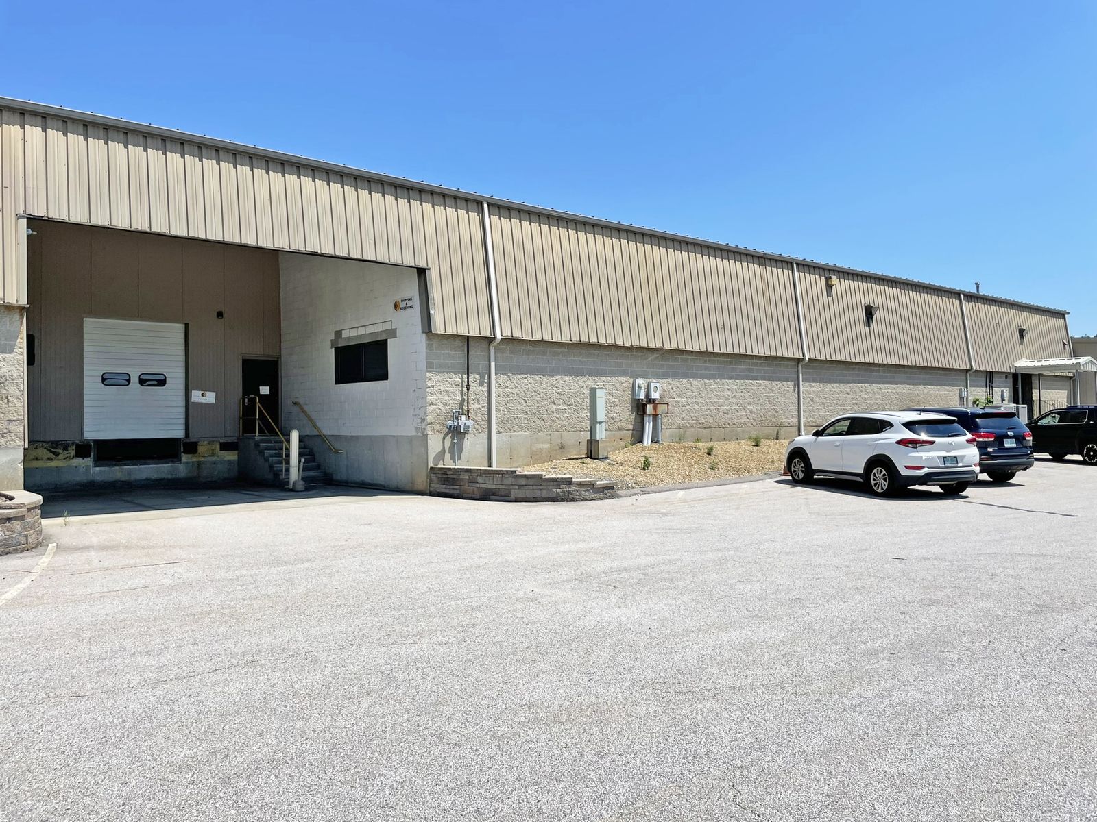 Photo 3 of 669 E Industrial Park Dr