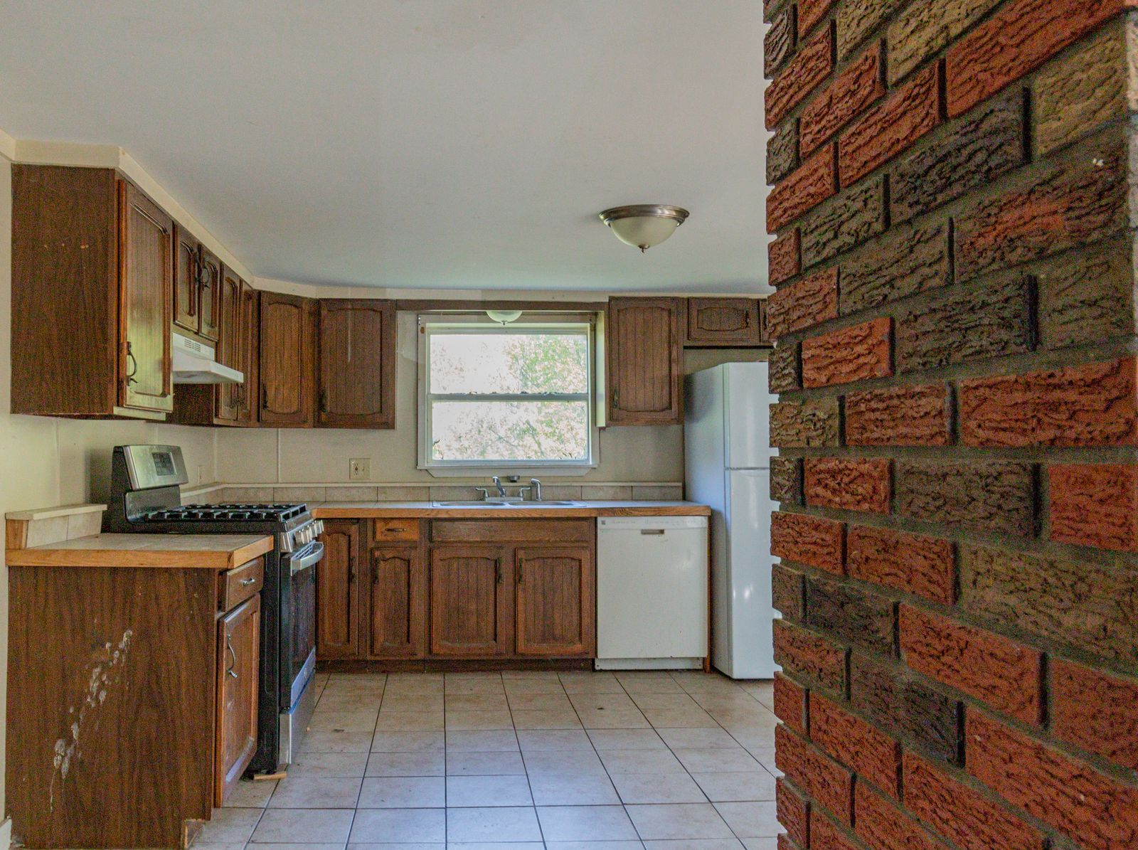 Photo 15 of 4 Roderick Rd