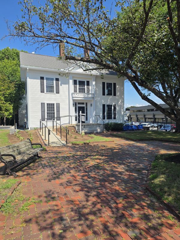 8 Centre Street