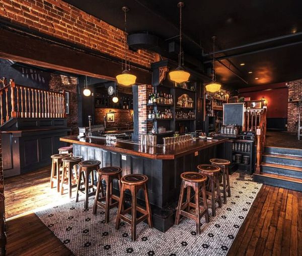 Turn-Key Bar in Old Port