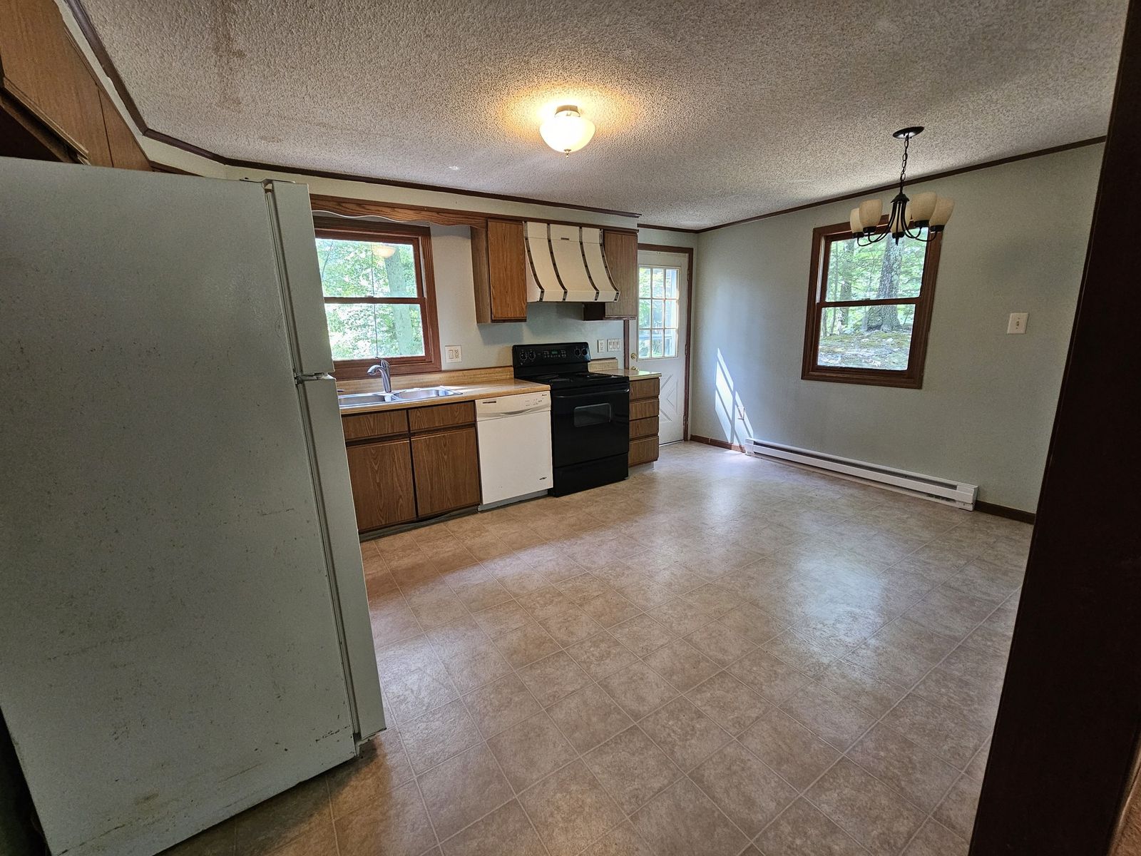 Photo 5 of 94 Wason Rd, Hudson, NH 03051
