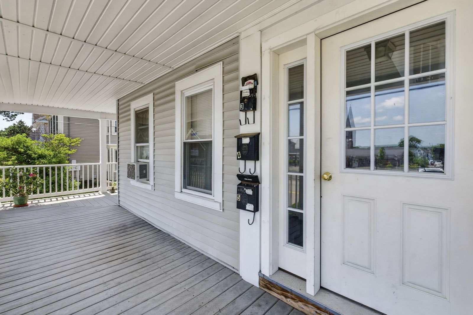 Photo 4 of 5 Unit Multi Family Great Investment