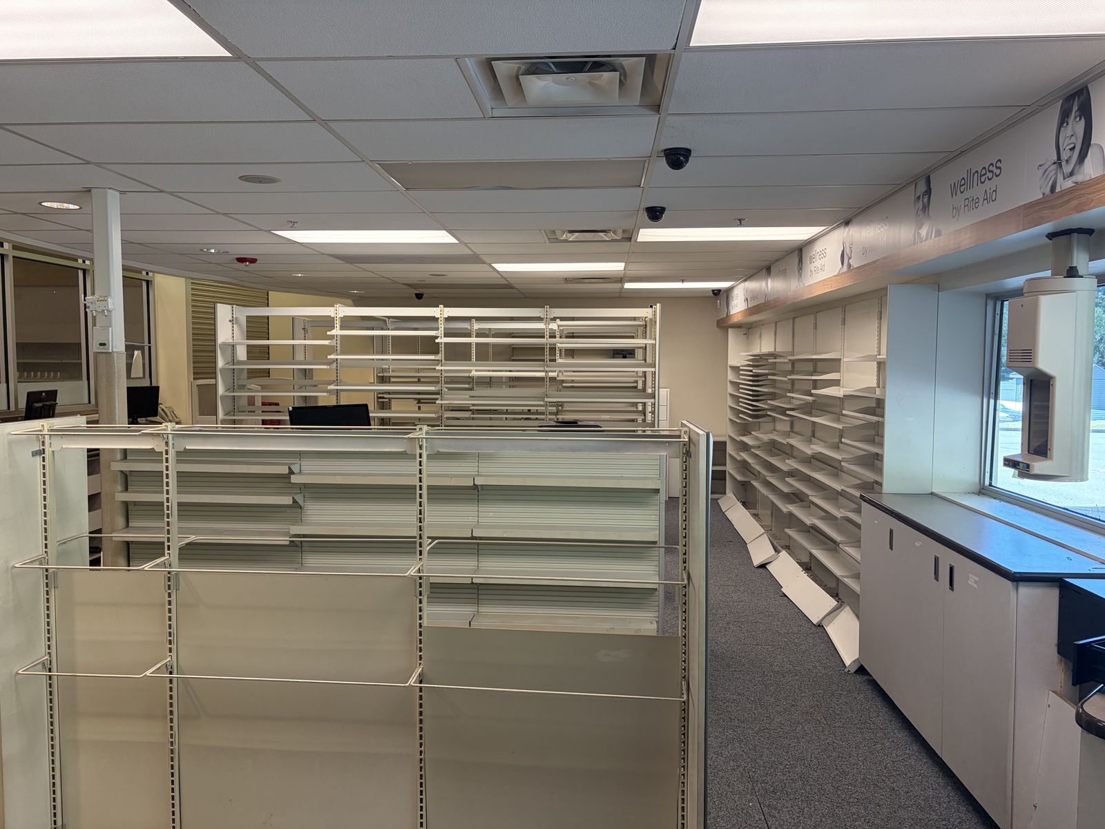 Photo 15 of Former Rite-Aid For Lease