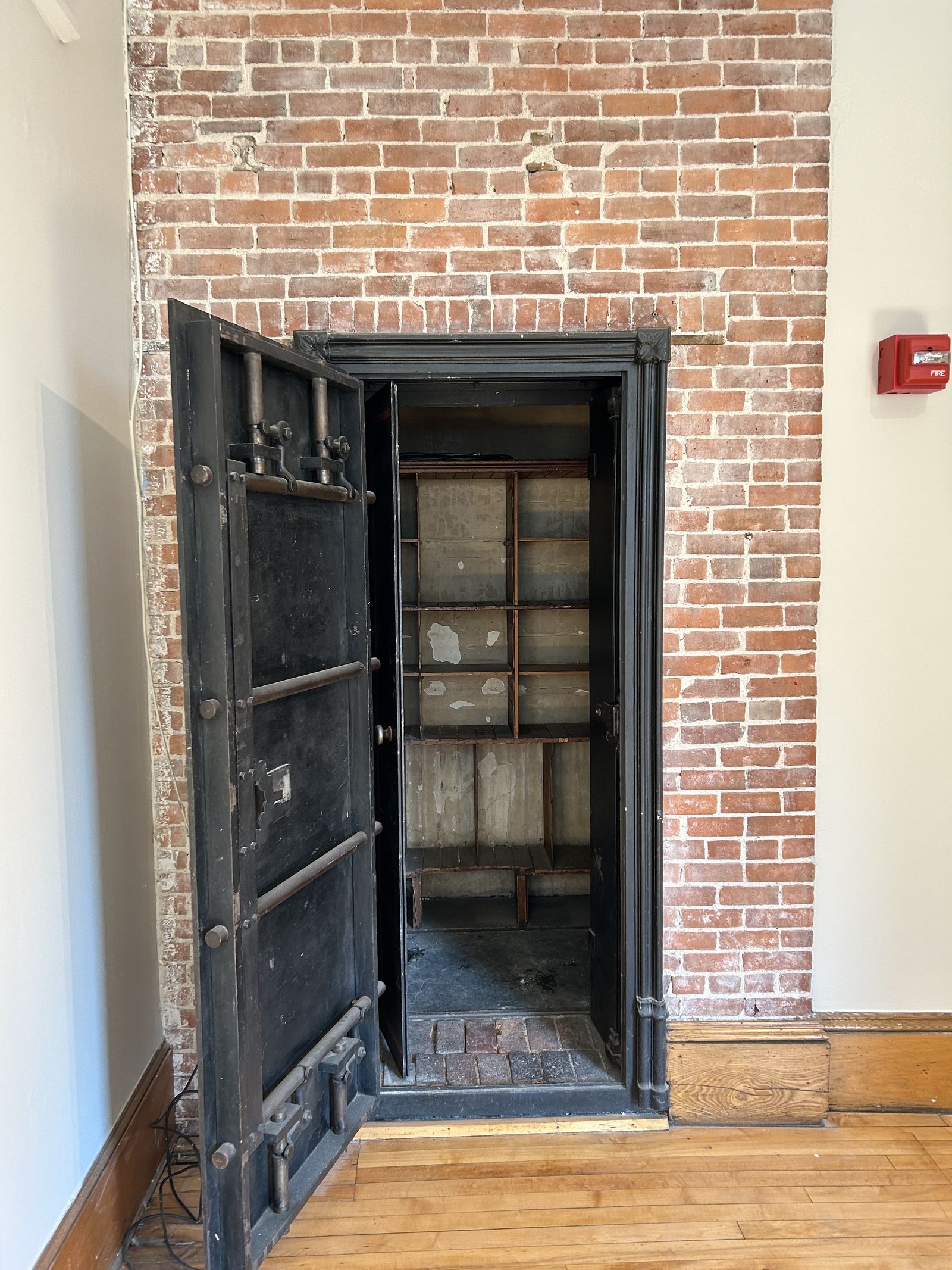 Photo 5 of 29 Exchange Street