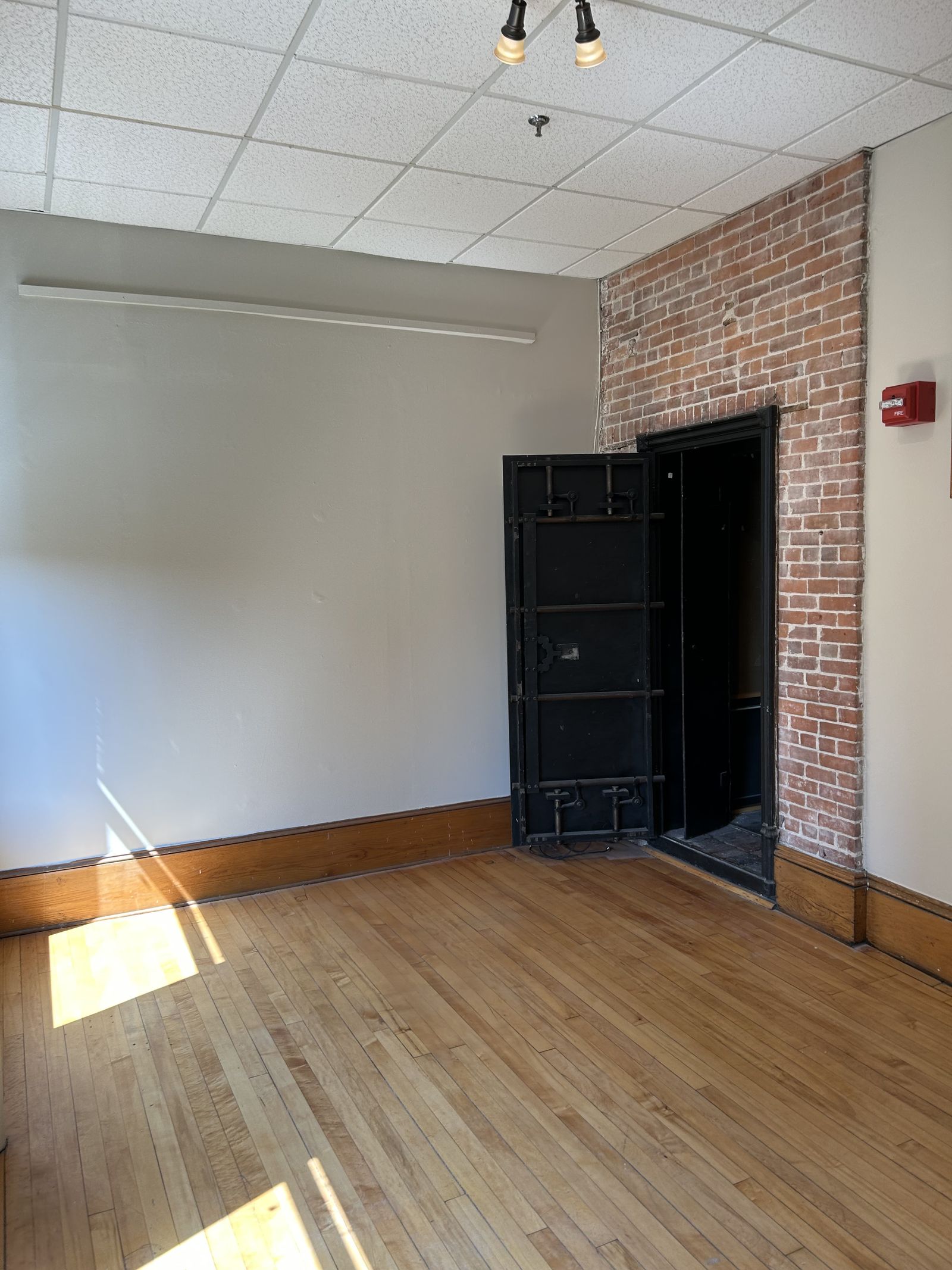 Photo 3 of 29 Exchange Street
