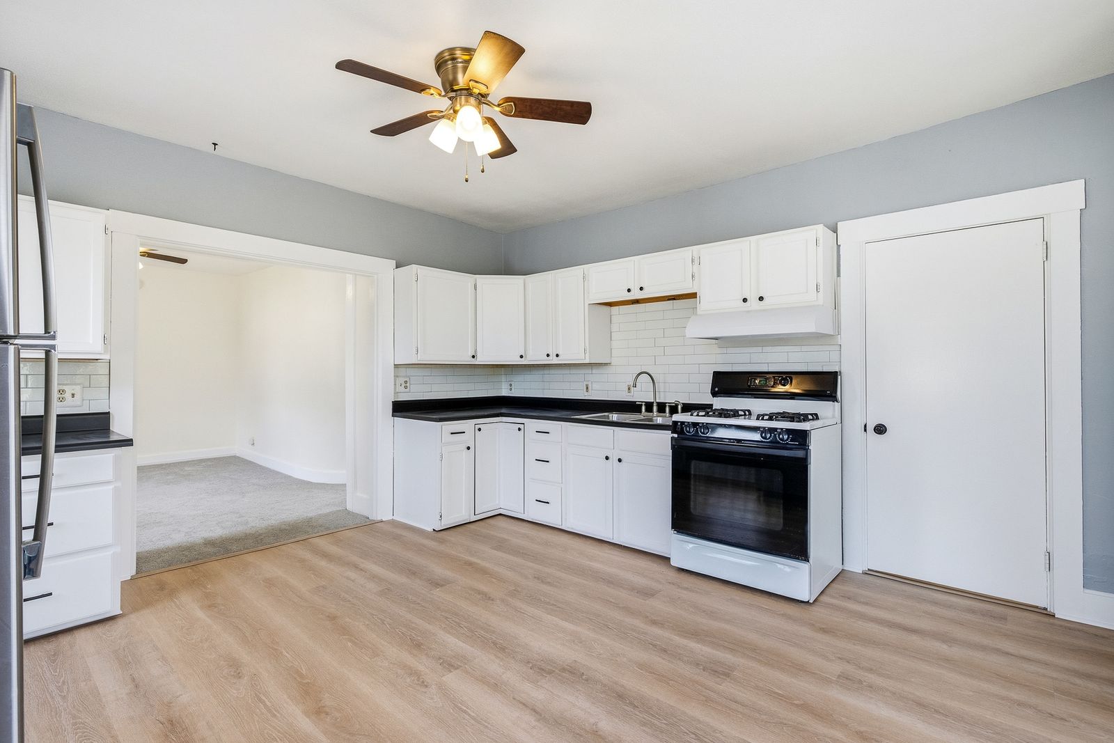 Photo 7 of Turnkey Triplex with a 9.26% Cap Rate!