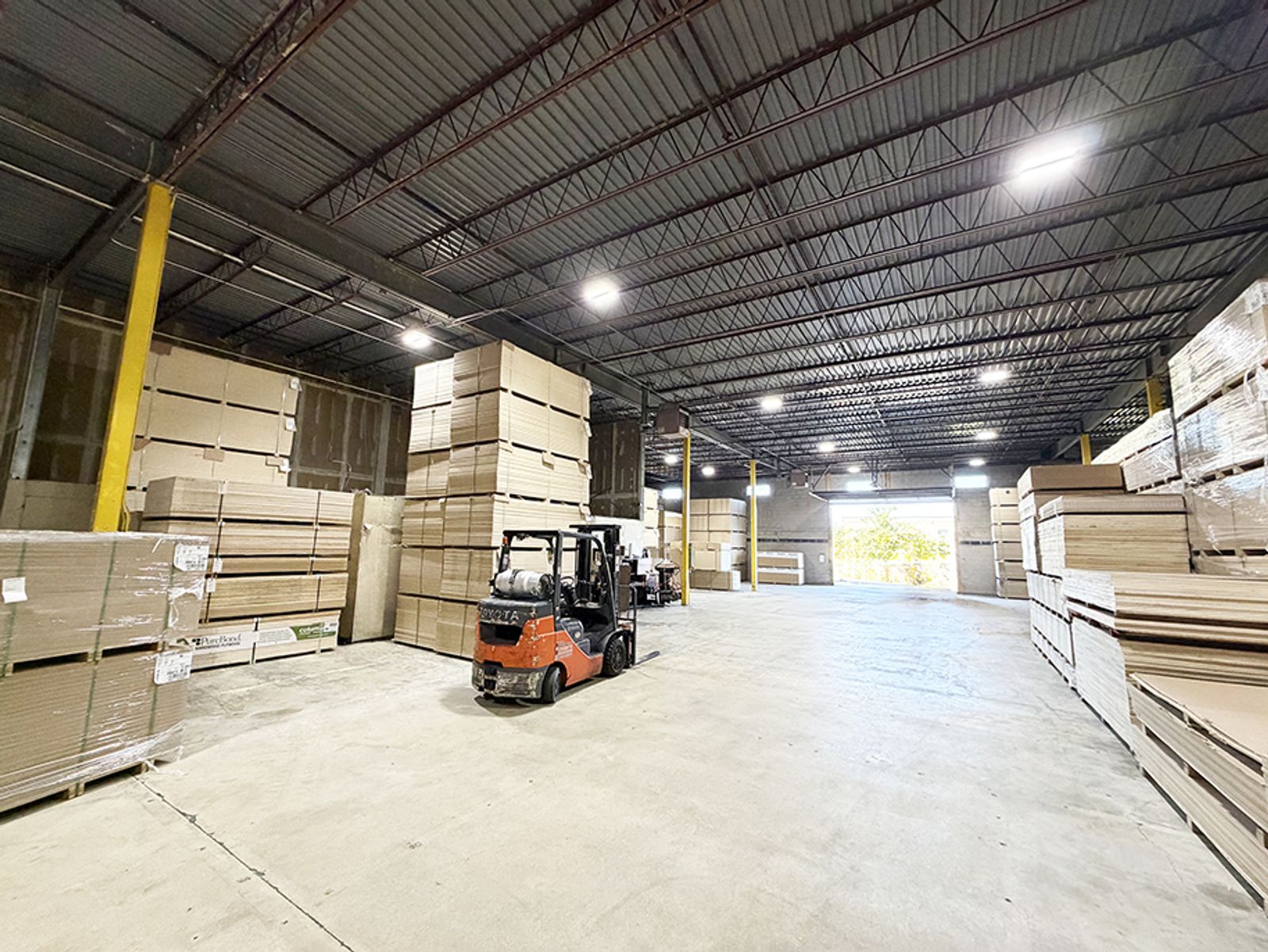 Photo 5 of For Lease | 27,919± SF