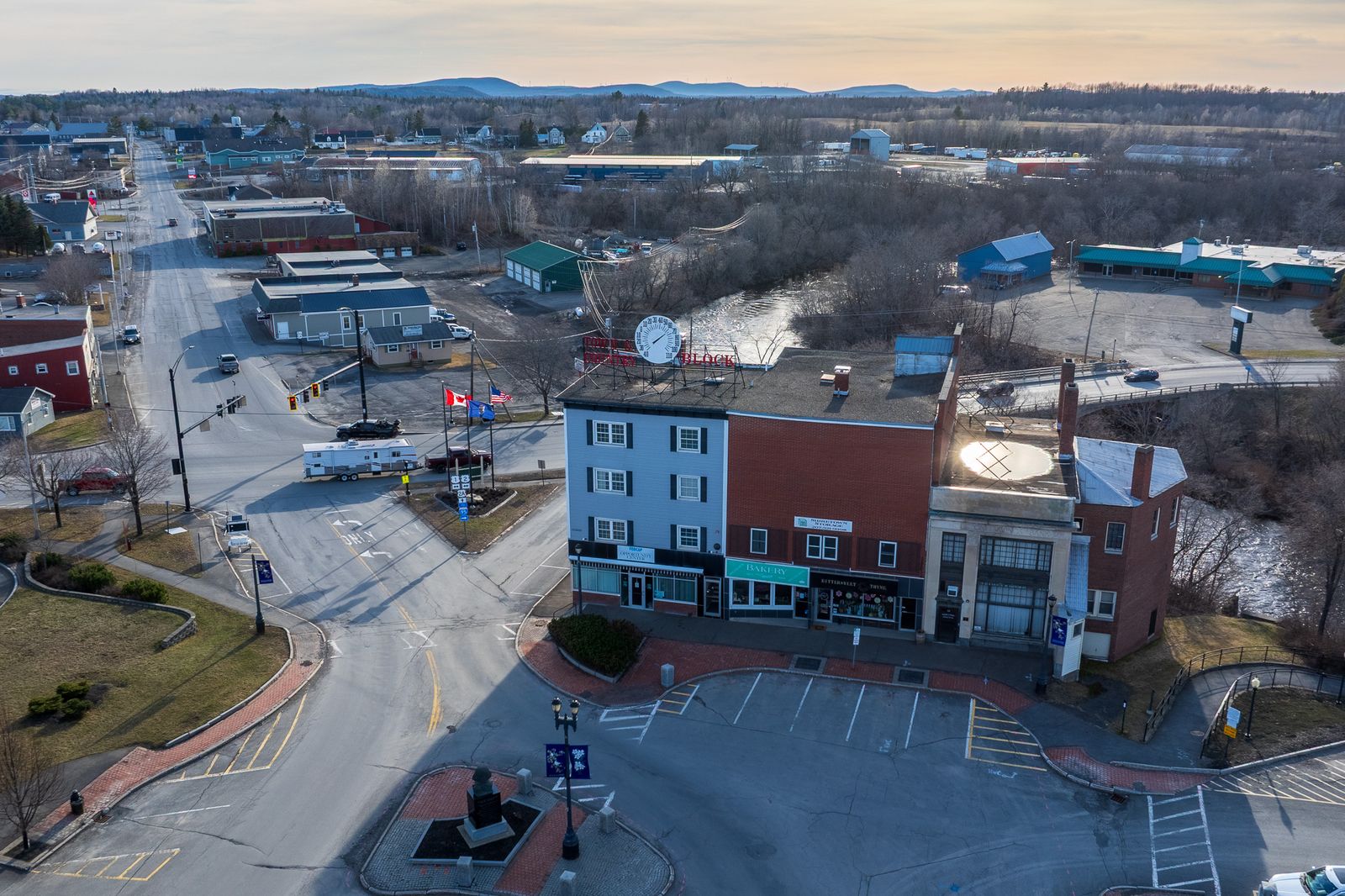 Photo 2 of 4 Market Square