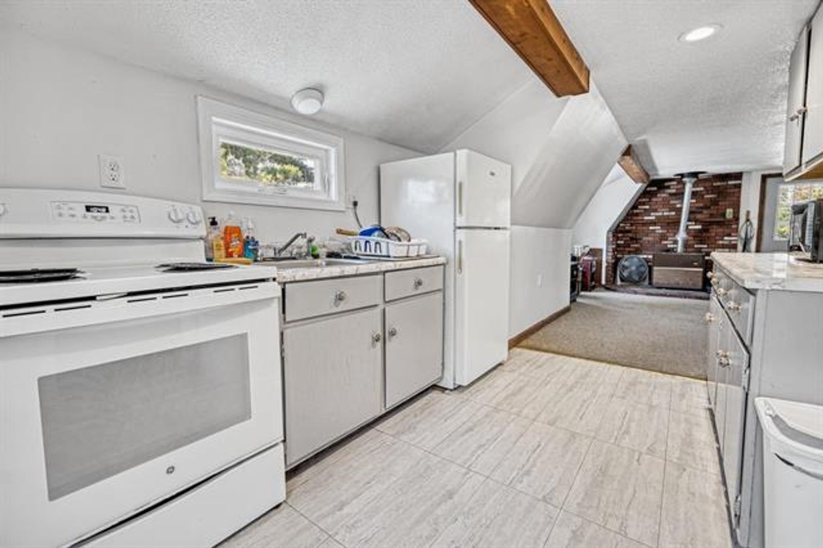 Photo 11 of Single Family with Detached 3-Unit Apartment Building!