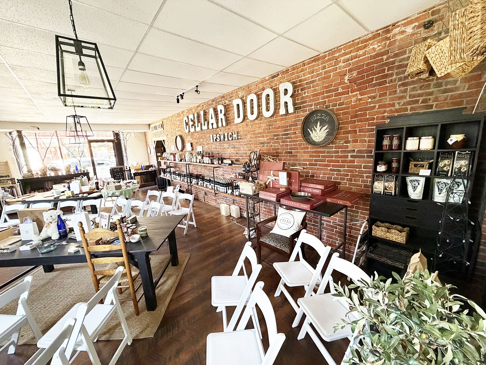 Photo 4 of Investment Sale | 3,882± SF Mixed-Use Building