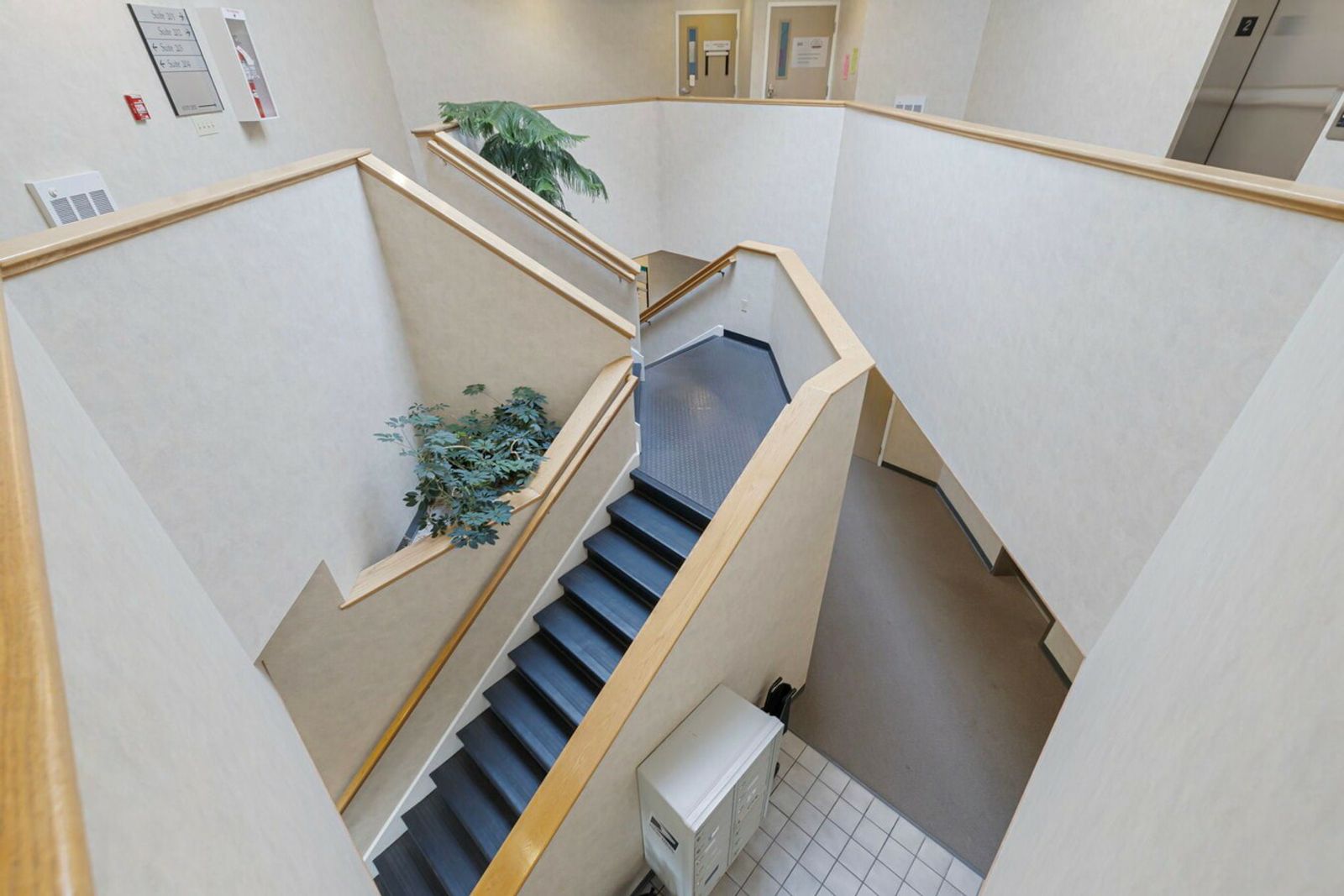 Photo 8 of Office Suite in Prime Location