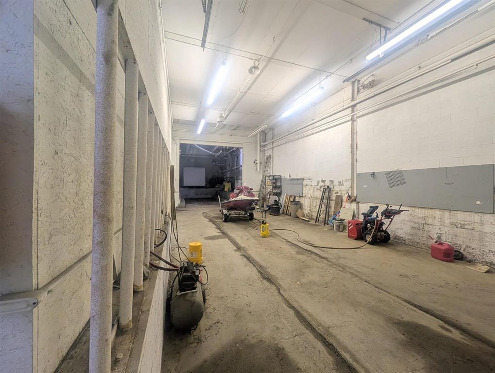 Photo 31 of 400 Storage Units with 2 Floors Climate Controlled