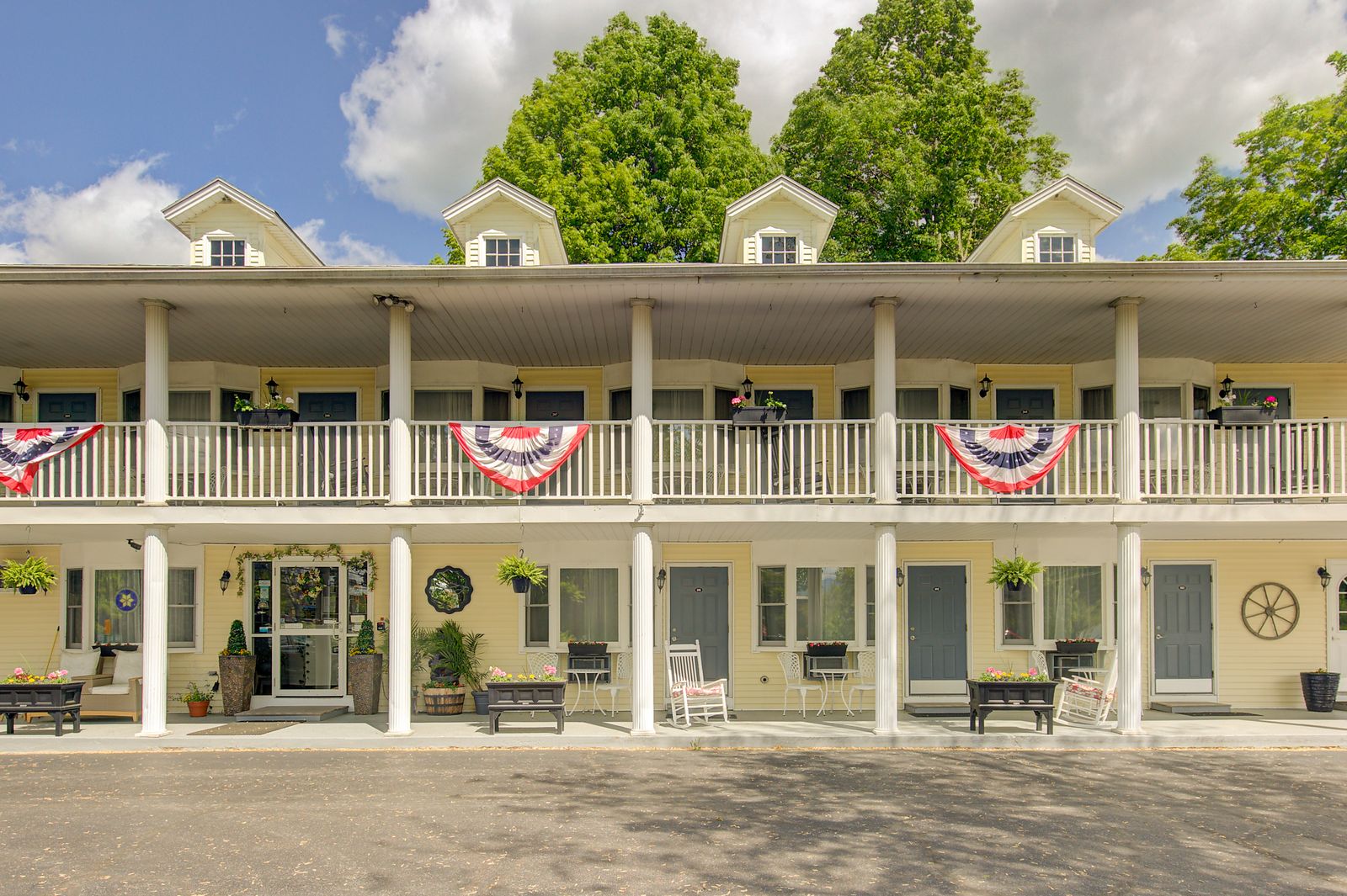 Photo 8 of  Scenic Inn