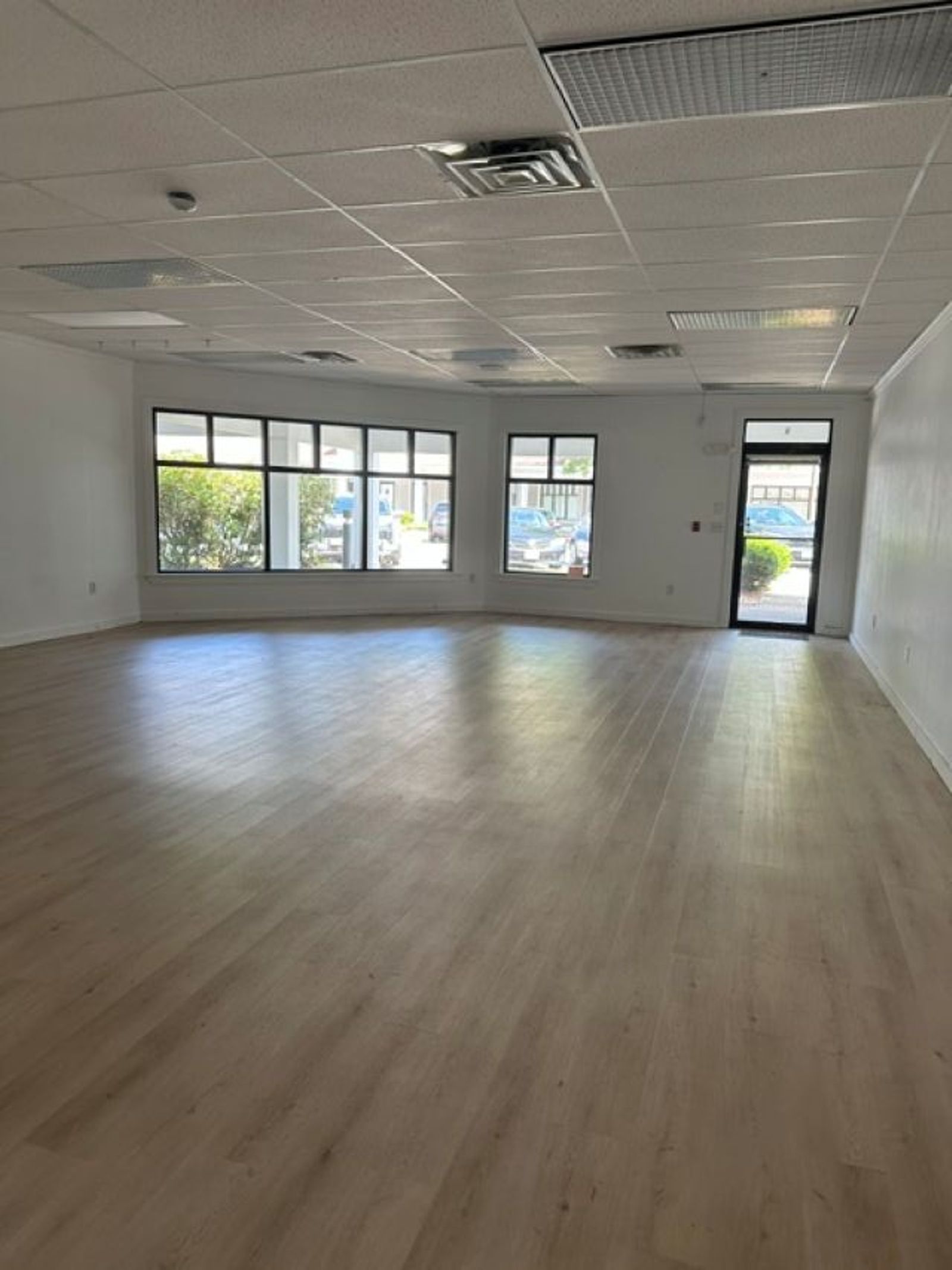 Photo 3 of Office/Retail Price available