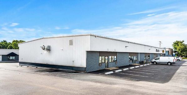 For Lease - 6,116± SF