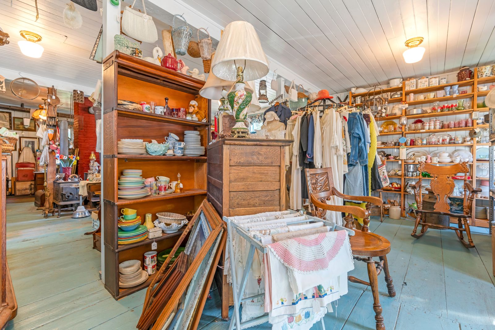 Photo 7 of Turn Key Antique Shop