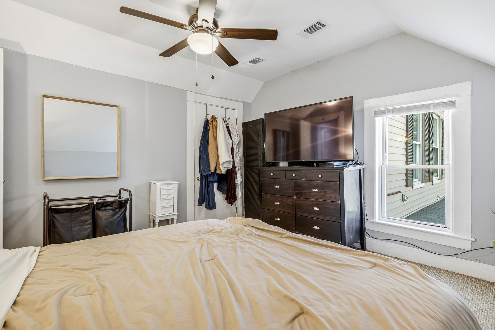 Photo 33 of Turnkey Triplex with a 9.26% Cap Rate!