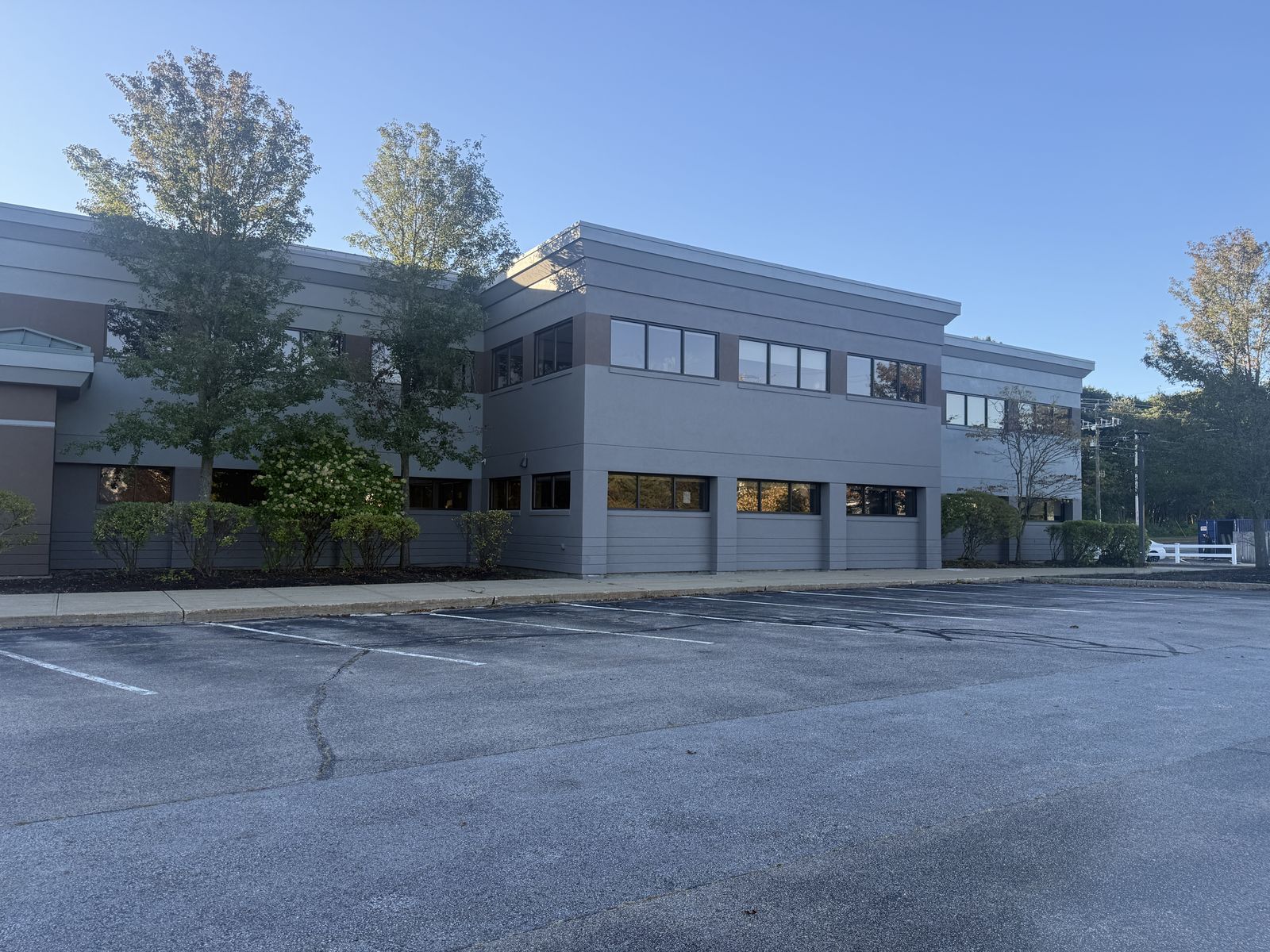Photo 3 of 100 Borthwick Ave