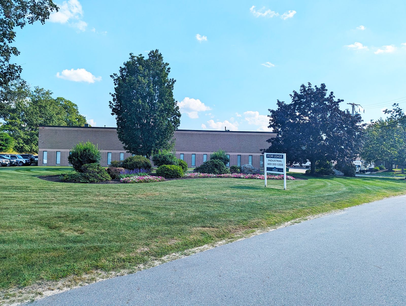 Photo 1 of 17 Hampshire Dr