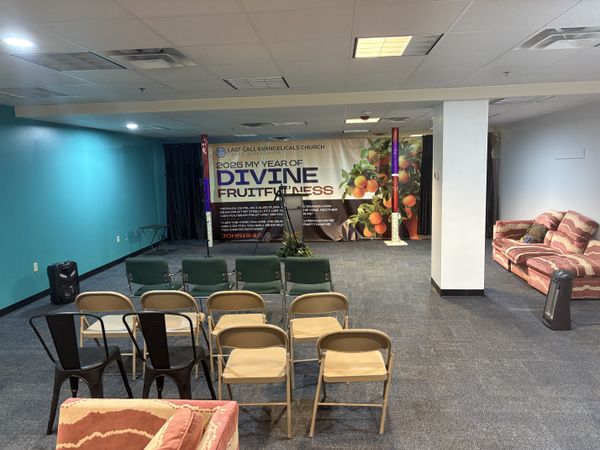 Floor 1 at 845 N Main St