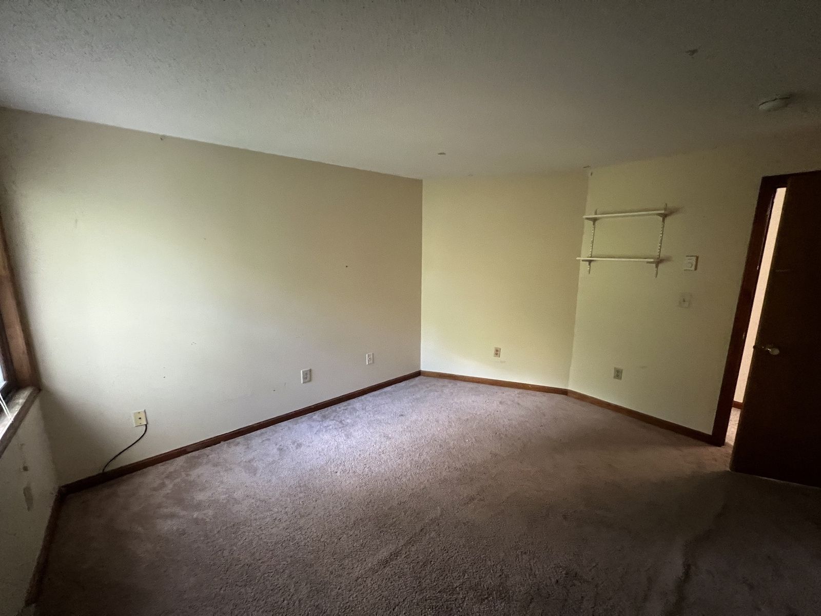 Photo 12 of 98 Wason Rd, Hudson, NH 03051