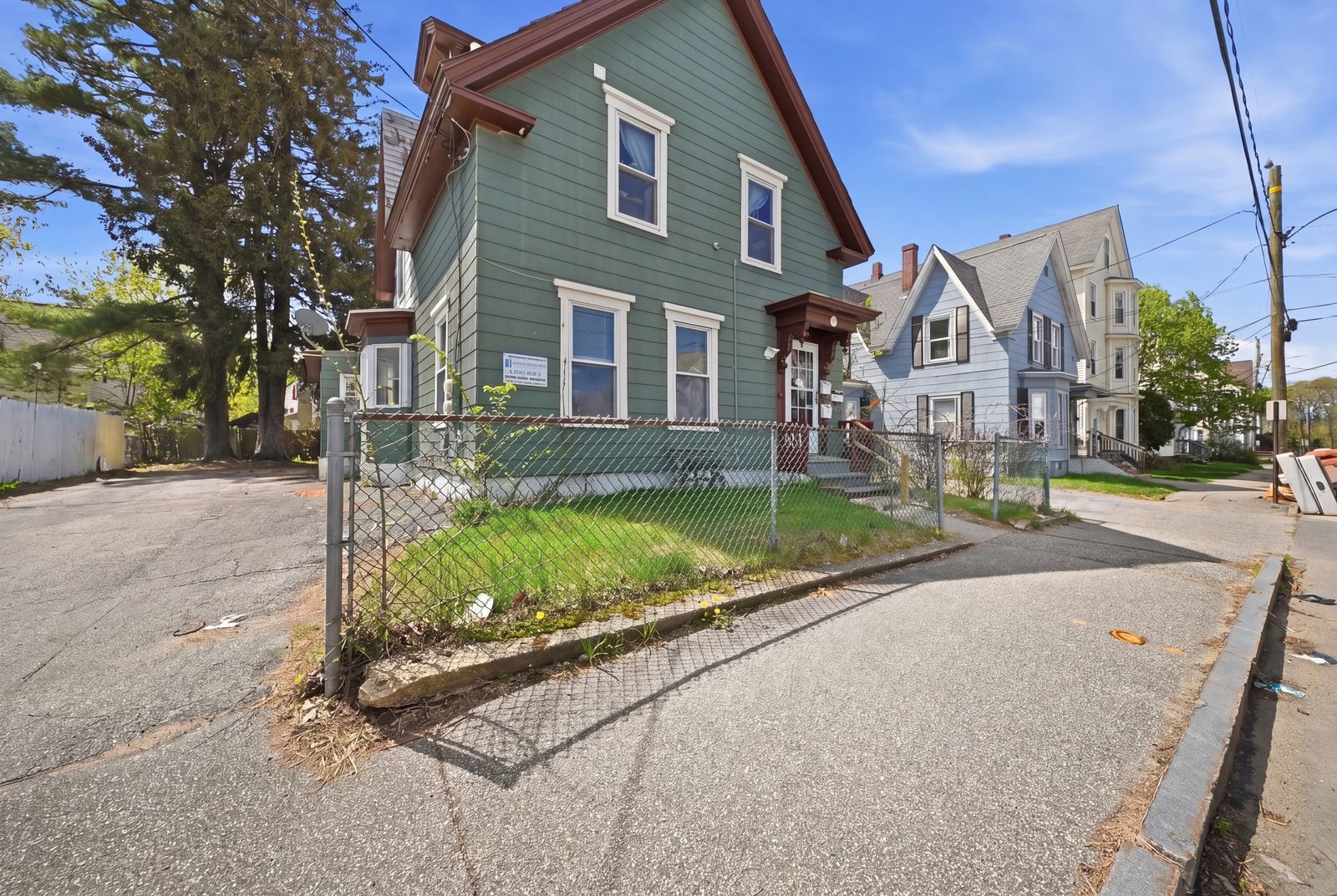 Photo 10 of 266 Douglas St