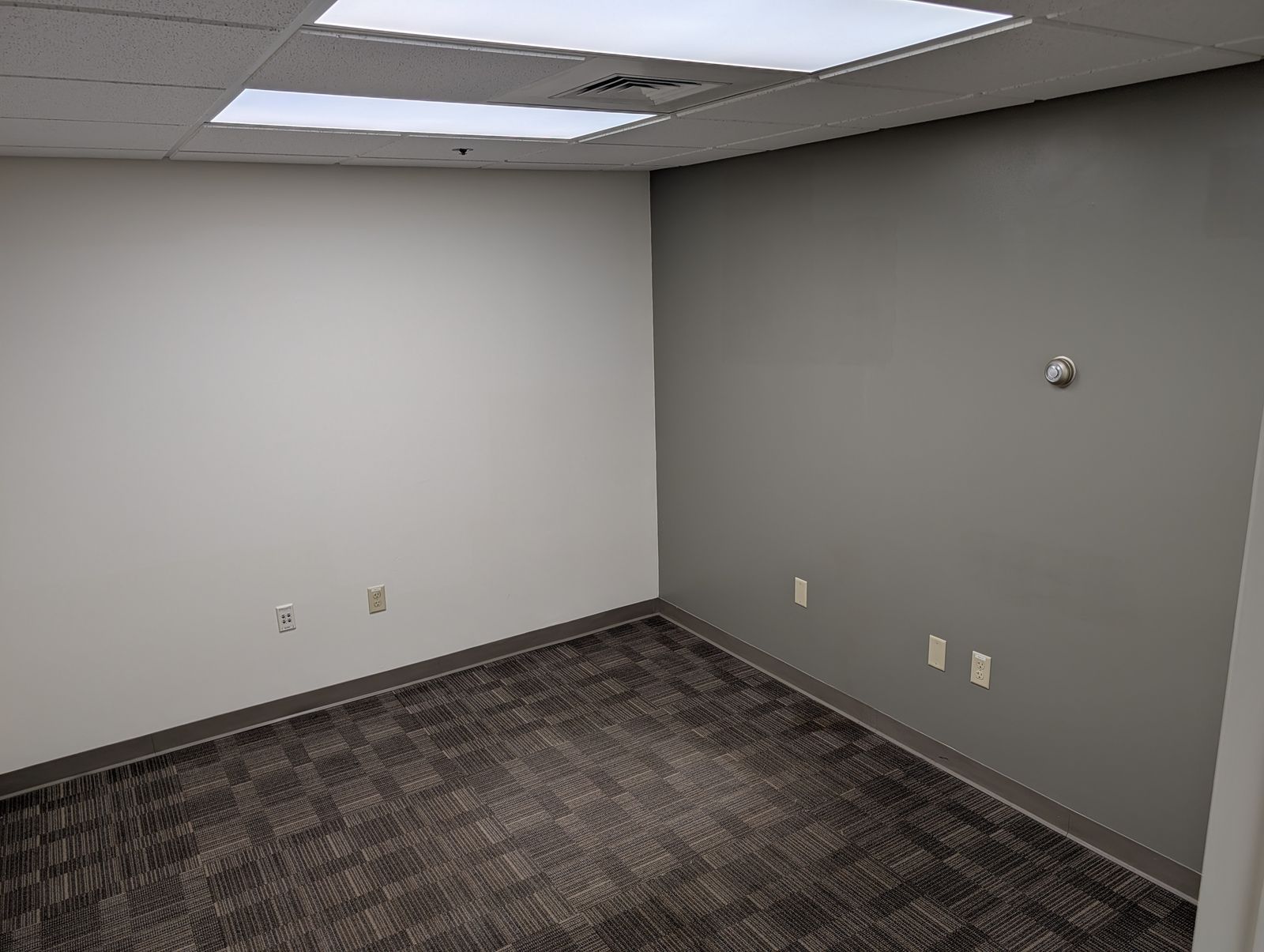 Photo 28 of Class A Office Suite Available For Lease