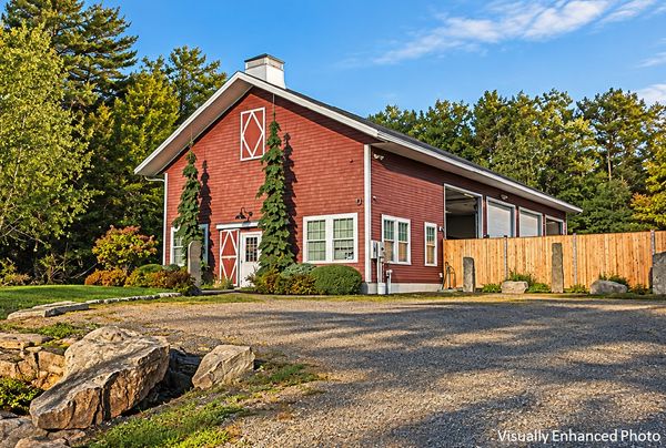 Commercial Building on 22+ Acres