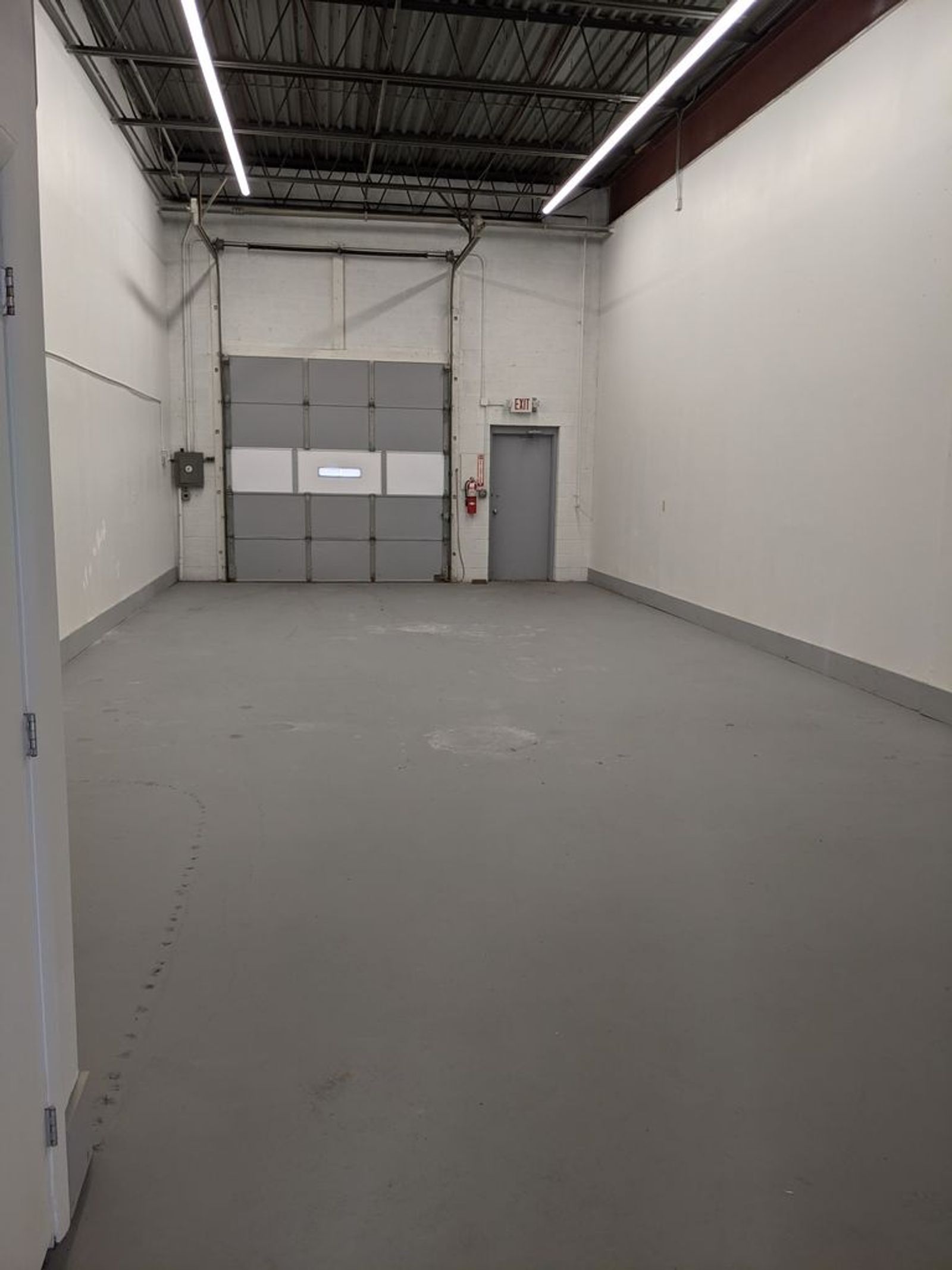 Photo 4 of 903 – 912 Columbia Cir