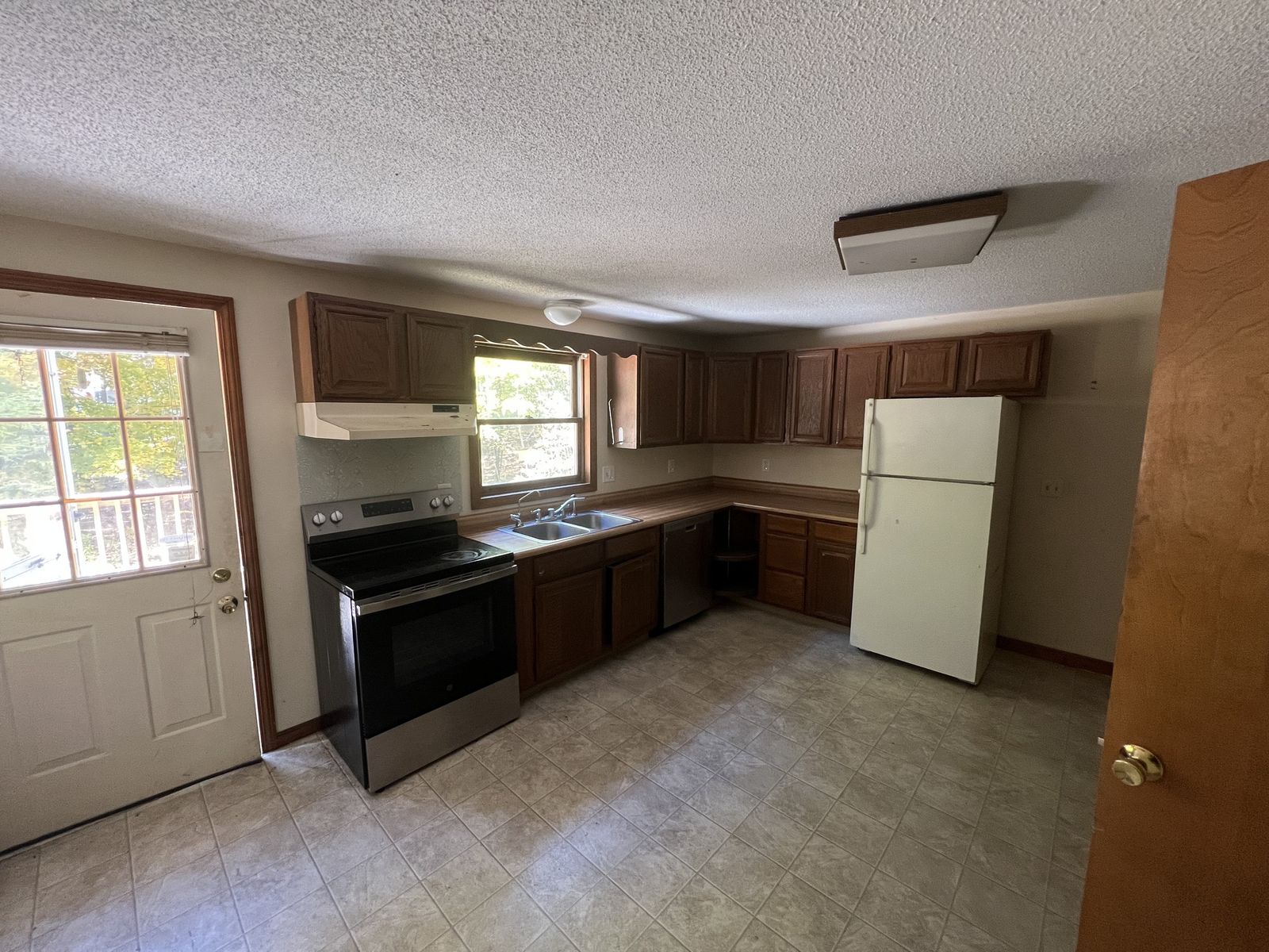 Photo 9 of 98 Wason Rd, Hudson, NH 03051