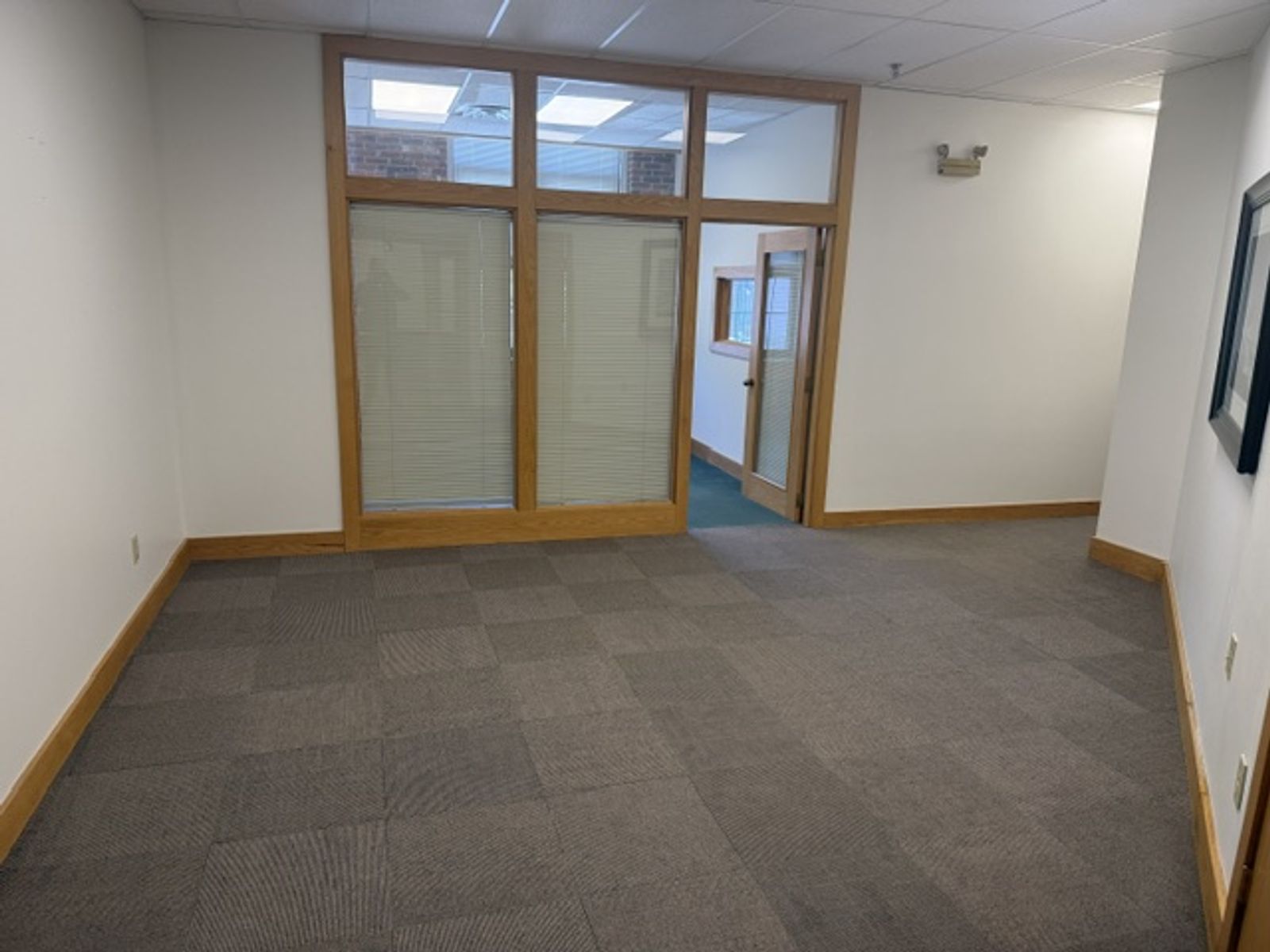 Photo 3 of 2 Storer St