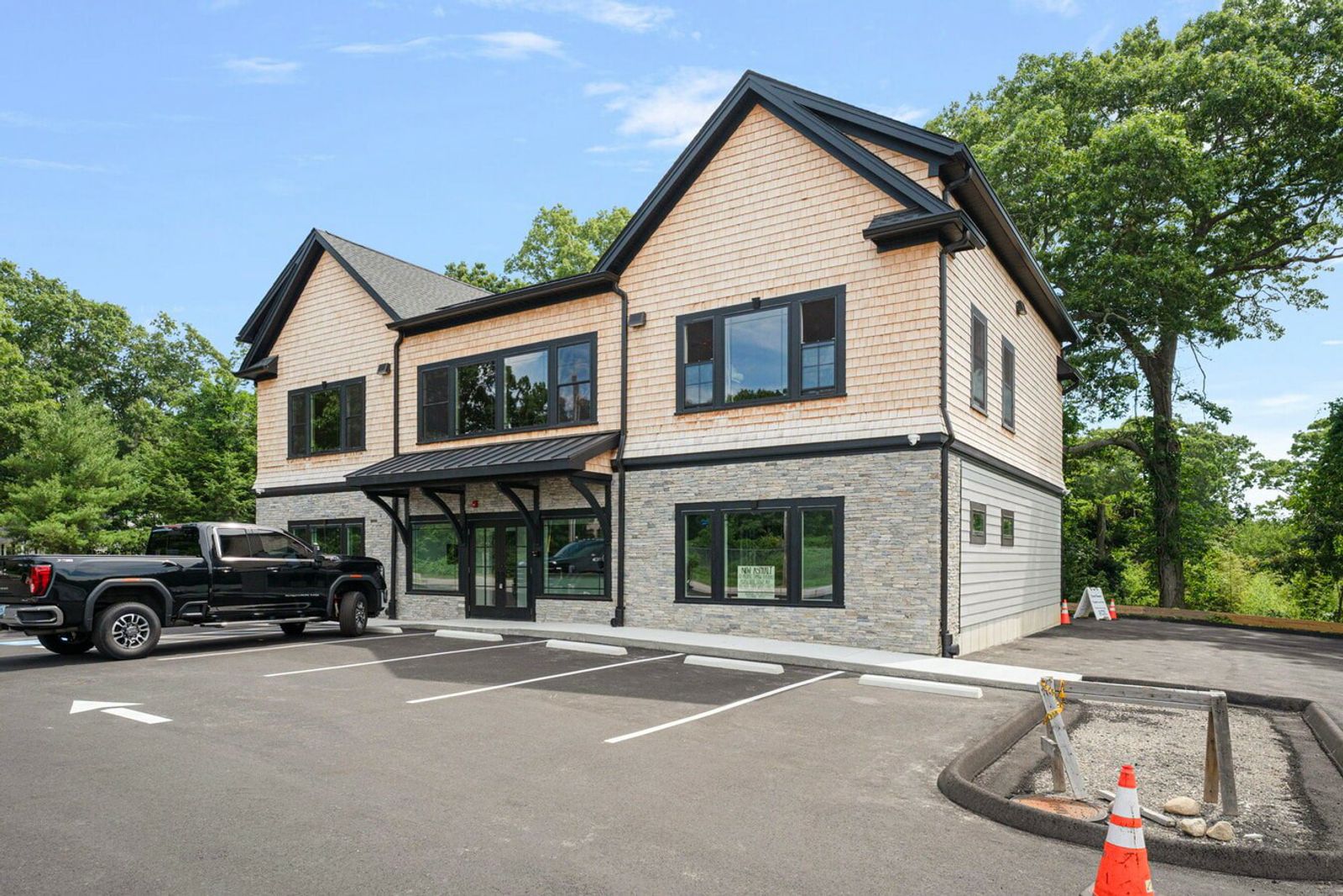 Photo 4 of New Commercial Space in Prime Location