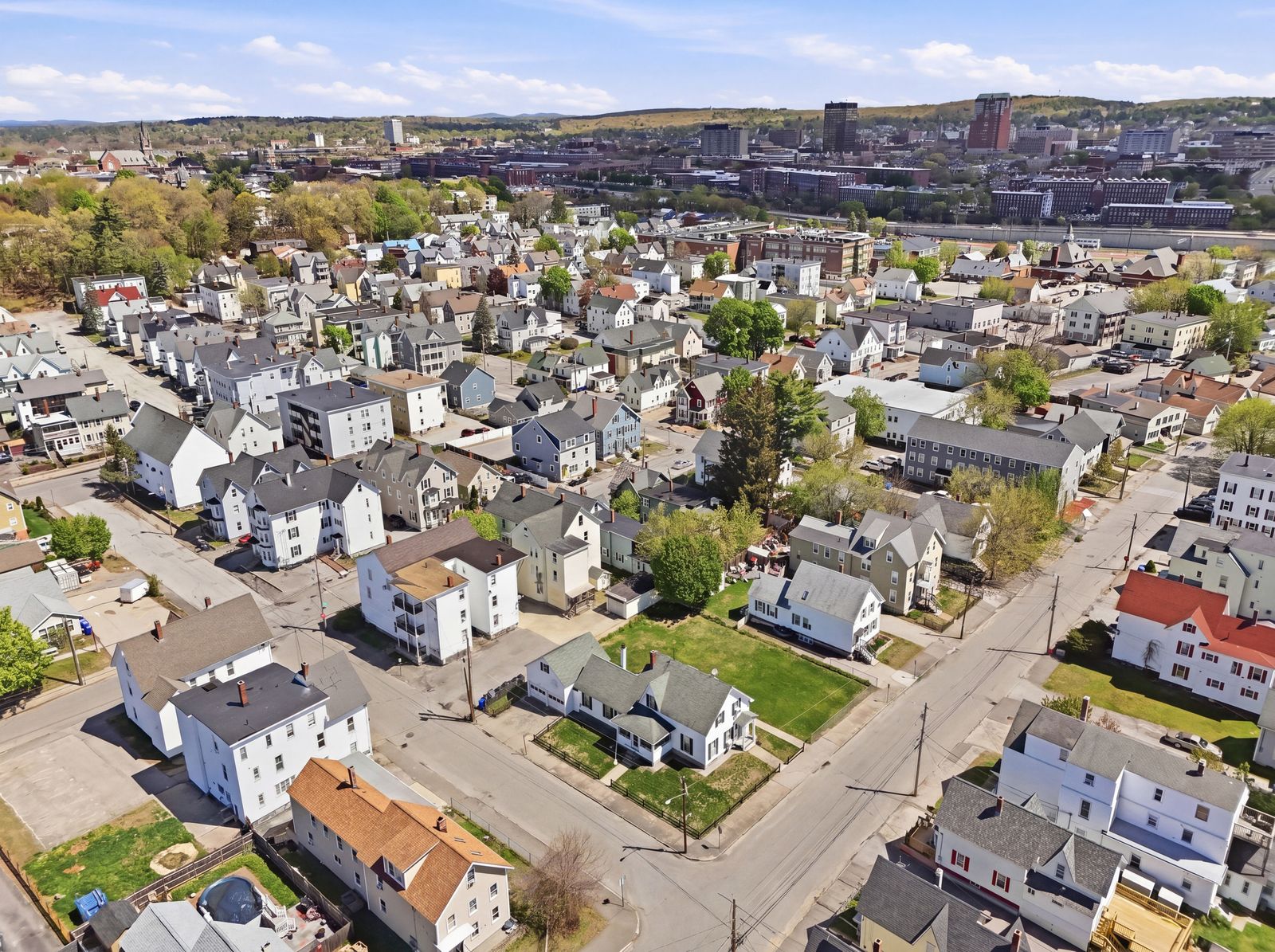 Photo 9 of 266 Douglas St
