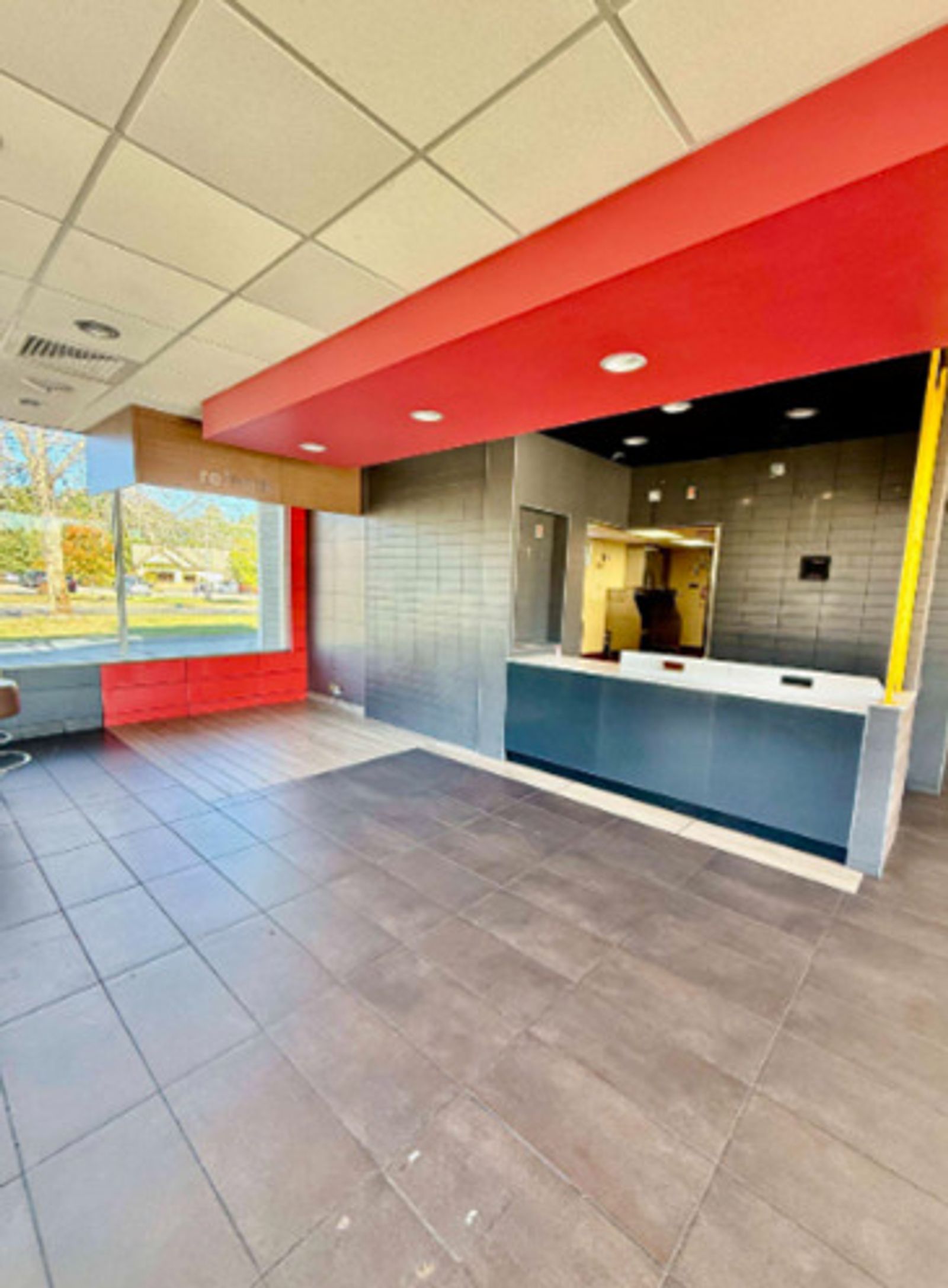 Photo 12 of 2 Post Office Square | Freestanding 2nd Generation Restaurant With Drive-Thru