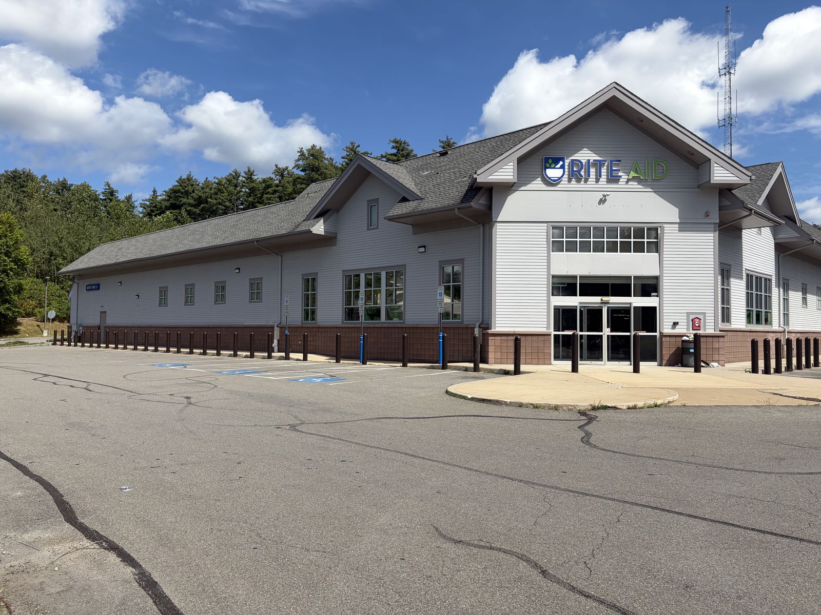 Photo 2 of Former Rite-Aid For Lease