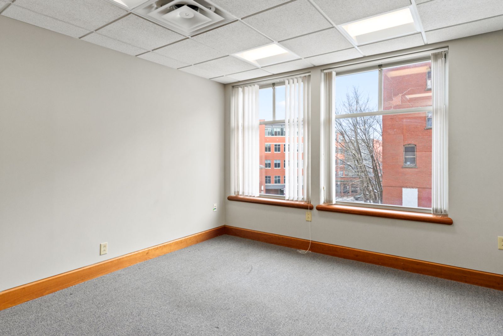 Photo 4 of 100 Middle Street