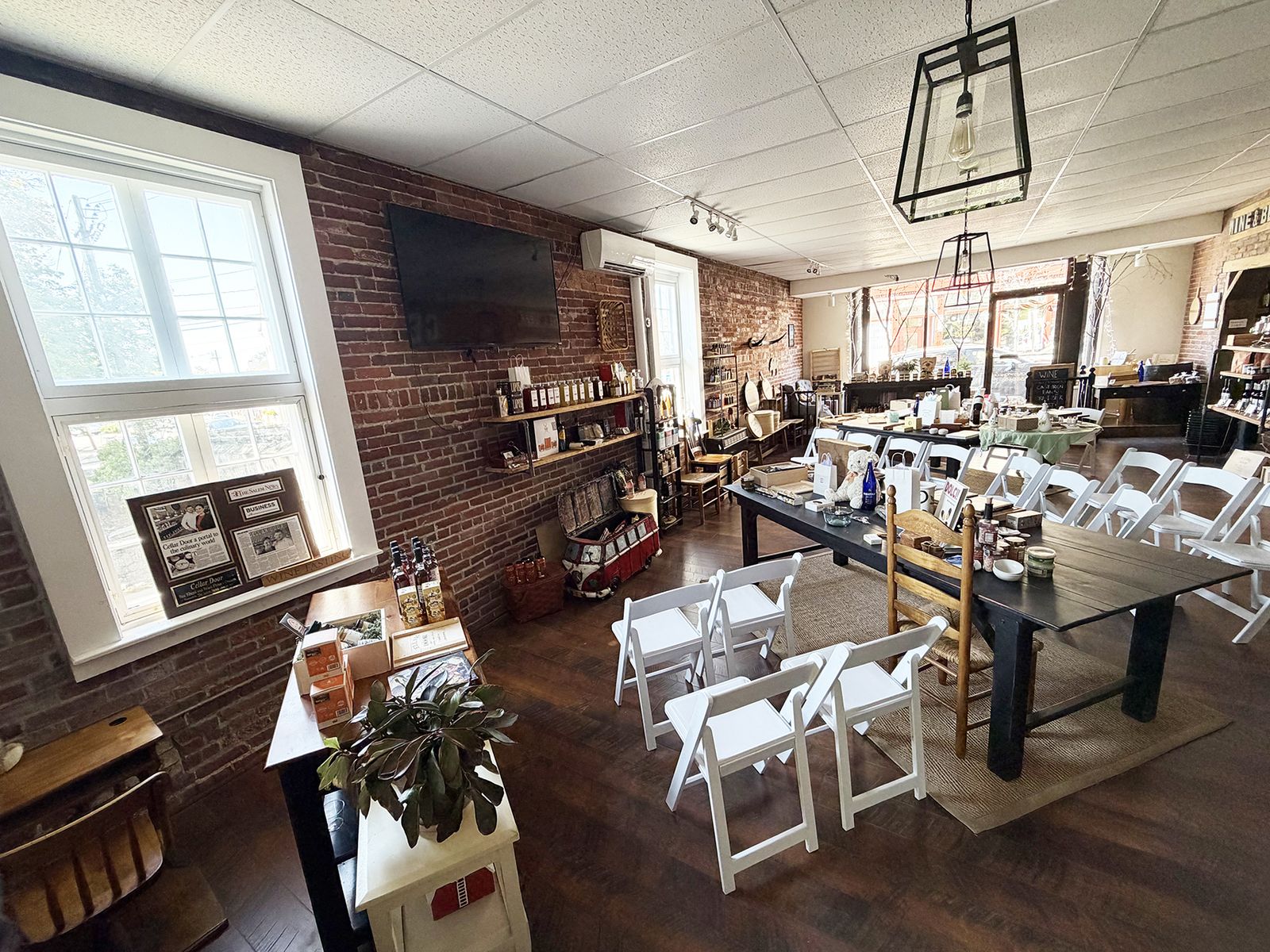 Photo 10 of Investment Sale | 3,882± SF Mixed-Use Building