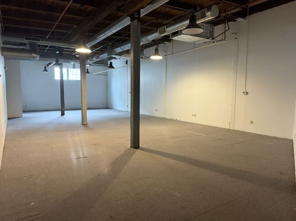 Office/Flex Suites / For Lease