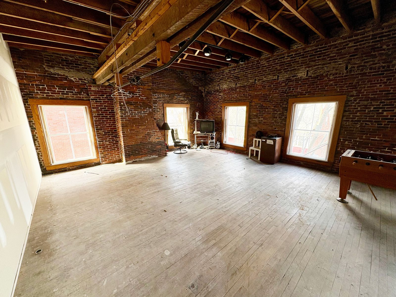 Photo 11 of 209 Main St