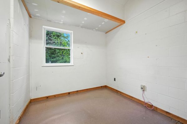 10 Pet Haven Ln
