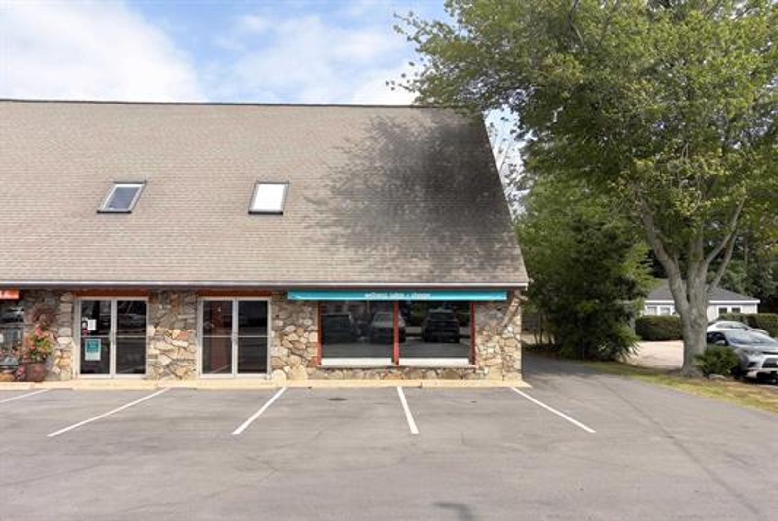 Photo 2 of Retail Condo Opportunity For Sale