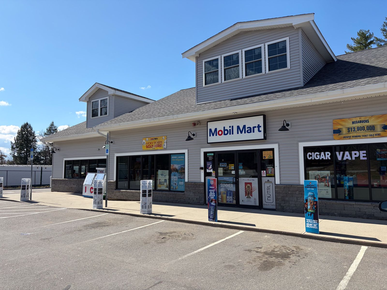 Photo 2 of 4 Commerce Way