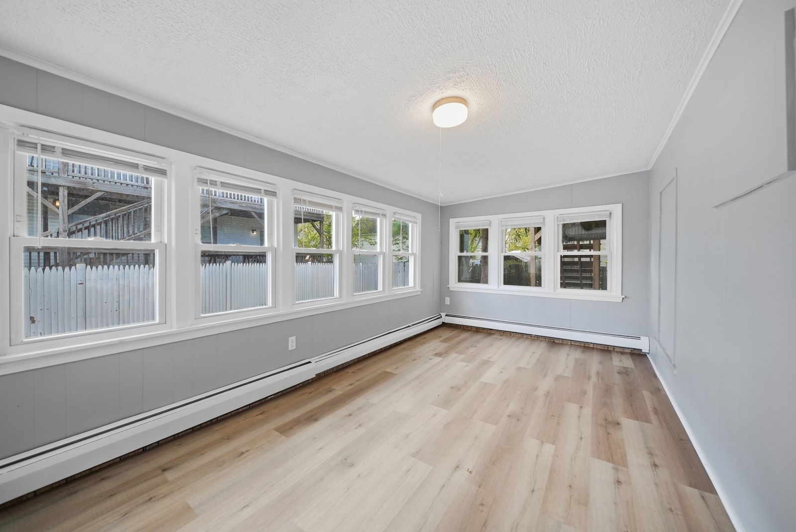 Photo 13 of 266 Douglas St