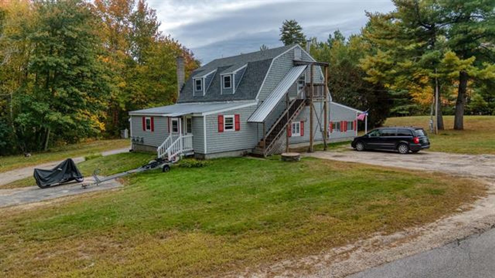 Photo 2 of Single Family with Detached 3-Unit Apartment Building!